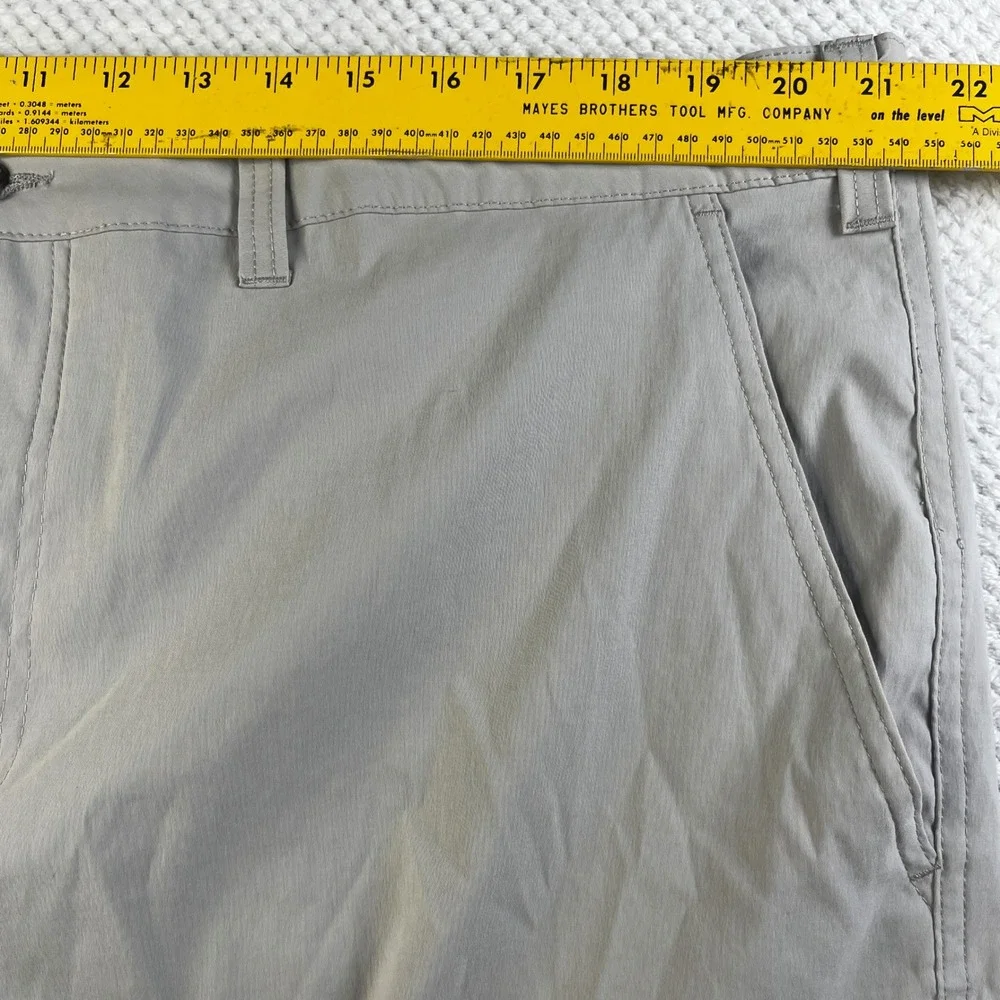 Eddie Bauer Mens Outdoor Cargo Shorts Gray EM41SH319 Size 42 Nylon Spandex‎